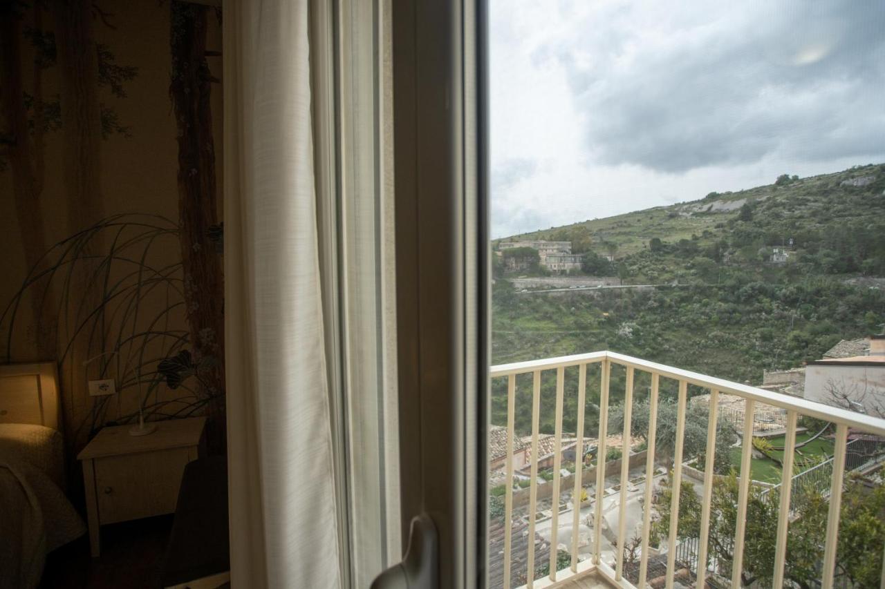 La Casa Del Gelsomino Bed & Breakfast Ragusa Bagian luar foto