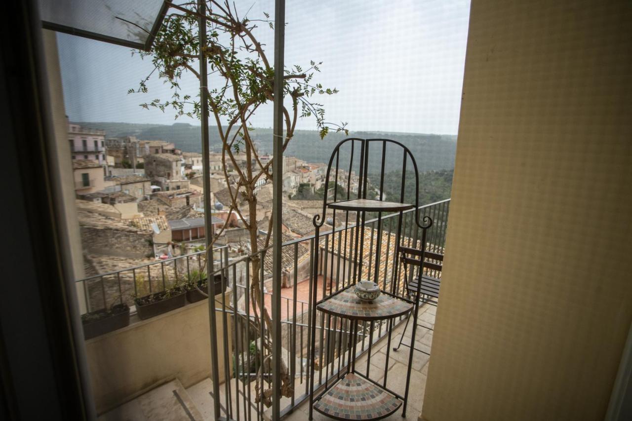 La Casa Del Gelsomino Bed & Breakfast Ragusa Bagian luar foto