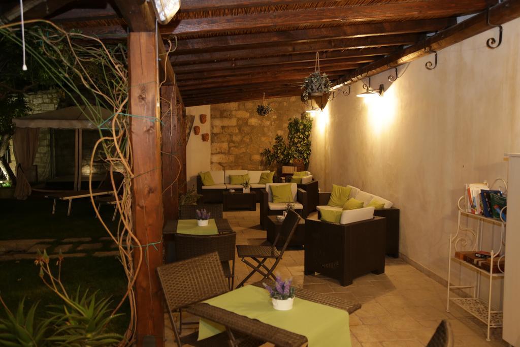 La Casa Del Gelsomino Bed & Breakfast Ragusa Bagian luar foto