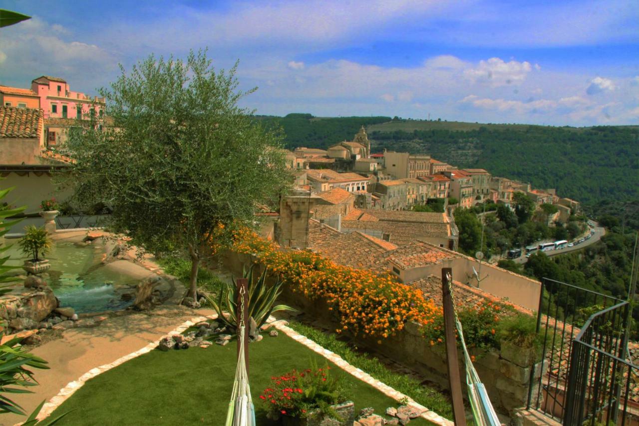 La Casa Del Gelsomino Bed & Breakfast Ragusa Bagian luar foto